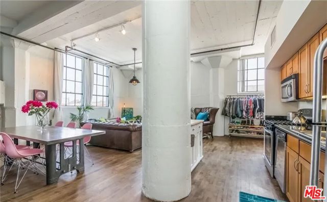 Image 3 of 25 For 420 San Pedro Street 224