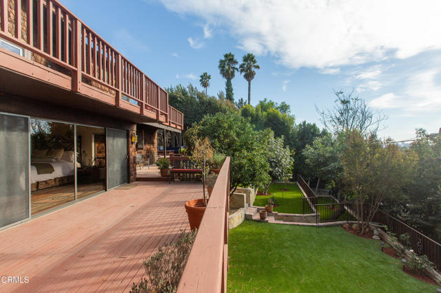 3880 Clayton W Avenue, Los Angeles CA: https://media.crmls.org/mediaz/e9d209f6-d771-4da3-a767-36804dec2747.jpg