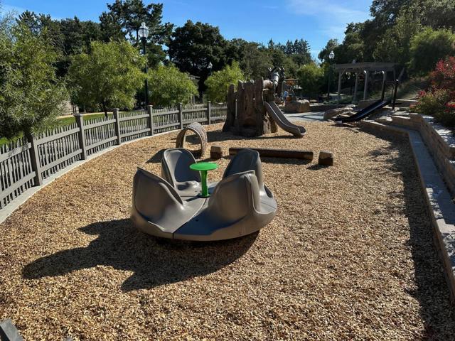 1541 Maple Street, San Mateo CA: https://media.crmls.org/mediaz/e9d35512-6faf-43ca-b51b-366b7f1e44f2.jpg