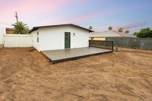 8210 Orchard Ave, La Mesa CA: https://media.crmls.org/mediaz/e9d356bb-c931-450a-87b9-121037d55b7e.jpg
