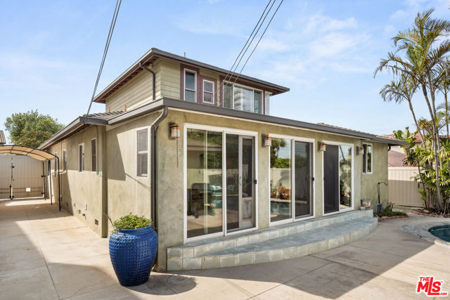 7132 Kentwood Avenue, Los Angeles CA: https://media.crmls.org/mediaz/e9d39b82-5a28-4ab4-91fc-770e0f7df0a2.jpg
