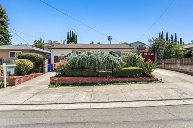 3263 Kelly Street, Hayward CA: https://media.crmls.org/mediaz/e9d3d22b-f8dc-4a42-ba97-992eaf760331.jpg