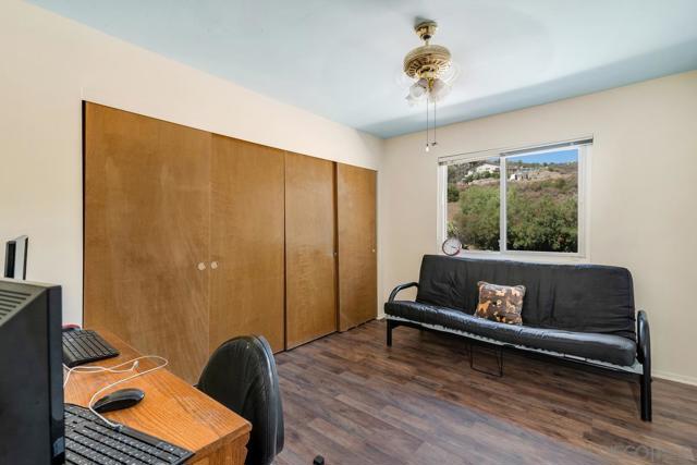 25980 Forest Dr, Escondido CA: https://media.crmls.org/mediaz/e9d46035-c8ee-4a7e-9e0e-d8816e59b0f4.jpg
