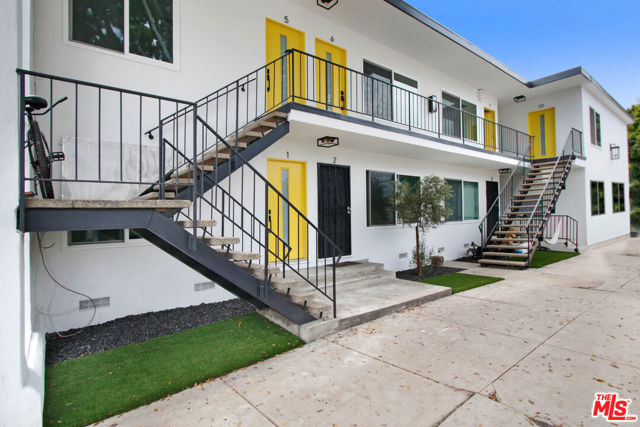 2626 Cloverfield Boulevard, Santa Monica, California 90405, ,Multi-Family,For Sale,Cloverfield,25477031