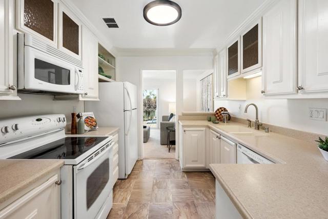 858 Stonegate Drive, South San Francisco CA: https://media.crmls.org/mediaz/e9d4969b-8e15-4329-b5eb-2c03516898e7.jpg