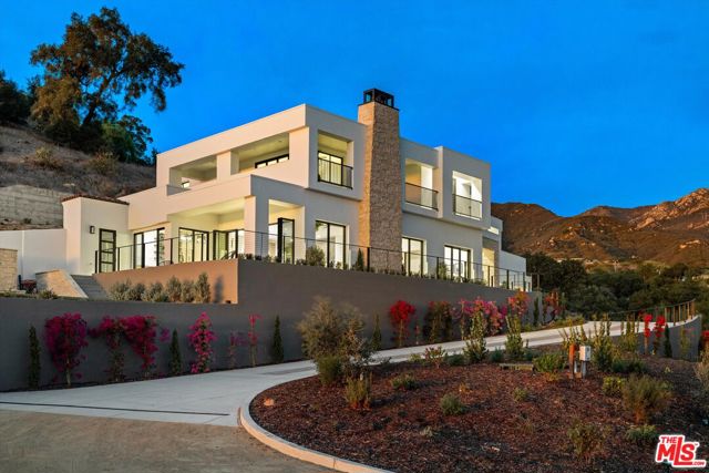 2082 Las Canoas Road, Santa Barbara CA: https://media.crmls.org/mediaz/e9d510f4-4ed1-41c6-9203-fb6c0fd8ee87.jpg