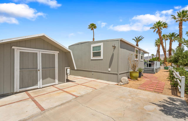 16400 Bubbling Wells Road, Desert Hot Springs CA: https://media.crmls.org/mediaz/e9d525f5-74b6-48f4-9a2f-ce57b5a5f0e3.jpg