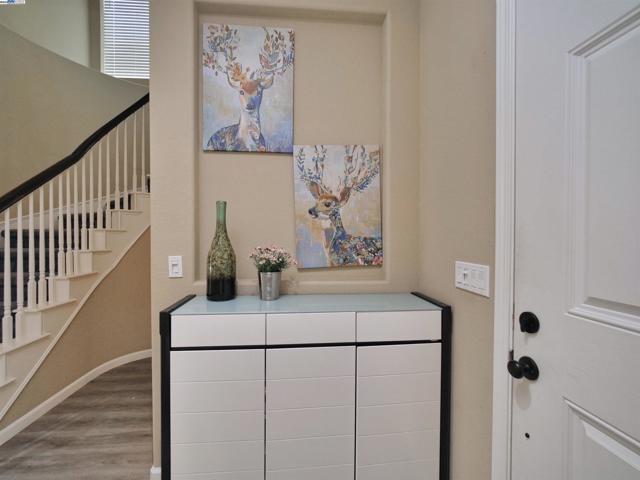 2419 Sienna Dr, Pittsburg CA: https://media.crmls.org/mediaz/e9d5b191-1069-41b4-9a63-466ec751ef25.jpg