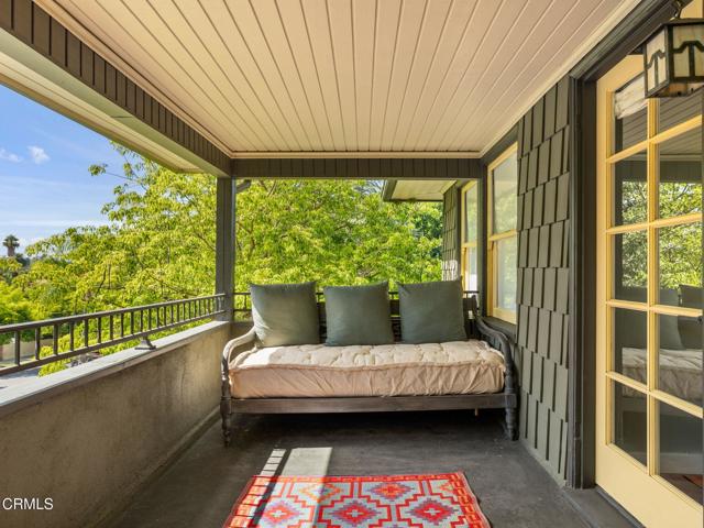 1327 Campbell Street, Glendale CA: https://media.crmls.org/mediaz/e9d5ba3f-4874-4360-9c8e-8088818fc0fb.jpg