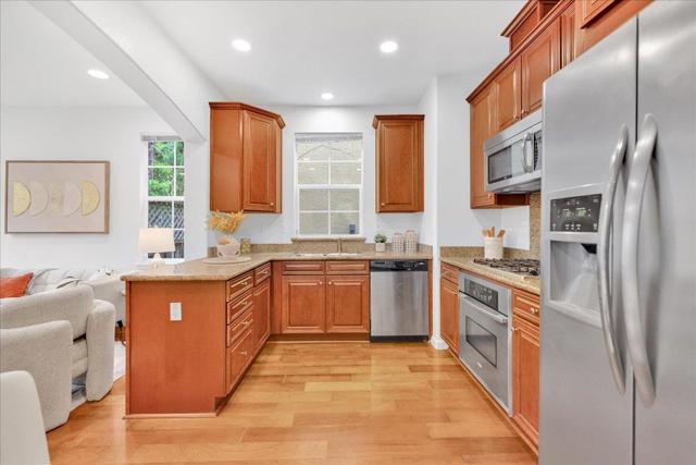 541 Ravenna Way, Hayward CA: https://media.crmls.org/mediaz/e9d5eda9-1c3f-420e-955a-32f9c5a80bac.jpg