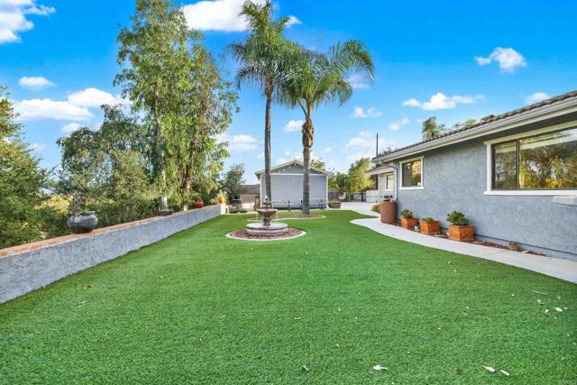 11152 Toyon Hill, Lakeside CA: https://media.crmls.org/mediaz/e9d64ddc-0bf3-4e5e-9351-a069ca1c6454.jpg