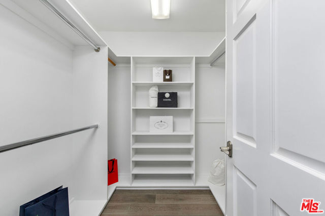 10523 Selkirk Lane, Los Angeles CA: https://media.crmls.org/mediaz/e9d6c17e-7503-47dc-9d4e-6fb31f0dd4ca.jpg