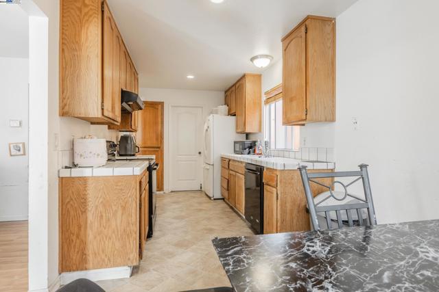 Image 13 of 30 For 2262 Bayberry Cir