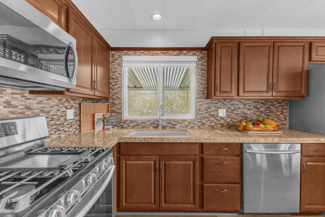 Image 36 of 58 For 74592 Nevada Circle