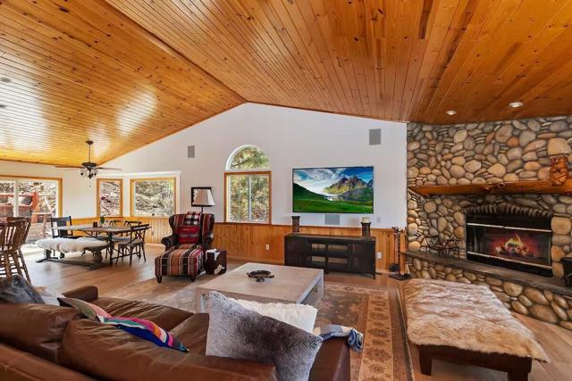 42369 Eagle Ridge Drive, Big Bear CA: https://media.crmls.org/mediaz/e9d8673a-fdb6-4076-baca-00d43219d9aa.jpg
