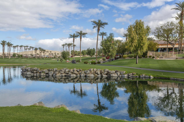 78813 Iron Bark Drive, Palm Desert CA: https://media.crmls.org/mediaz/e9d89867-8aed-46f2-b4d6-3e9e1118ef8b.jpg