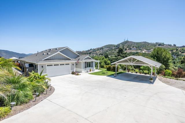 1309 Sunny Heights Road, Fallbrook CA: https://media.crmls.org/mediaz/e9d8b9c2-863a-4de3-ae72-f56e1db4537f.jpg