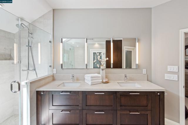 2140 Hidden Oak Dr, Danville CA: https://media.crmls.org/mediaz/e9d948d6-baf1-48e2-a7eb-238e354cce94.jpg
