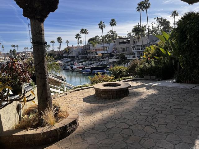 4587 Cove Drive, Carlsbad CA: https://media.crmls.org/mediaz/e9da97f9-7e12-4184-a8eb-1a2574fbd033.jpg