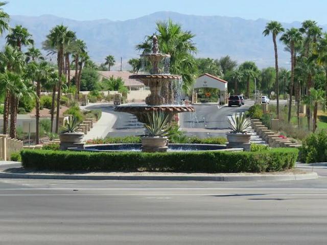 81098 Avenida Vidrio, Indio CA: https://media.crmls.org/mediaz/e9db5721-efd1-4758-afde-aed5bb2eaba2.jpg