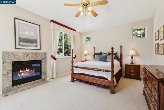 21 Mercury Ct, Pleasant Hill CA: https://media.crmls.org/mediaz/e9db62d6-c807-4617-b7c5-1cbfe492710e.jpg