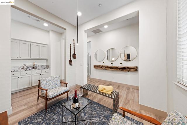 881 Inverness Ln, Brentwood CA: https://media.crmls.org/mediaz/e9dbf9a5-8eb3-44ca-a807-4b5ec07a6bdc.jpg