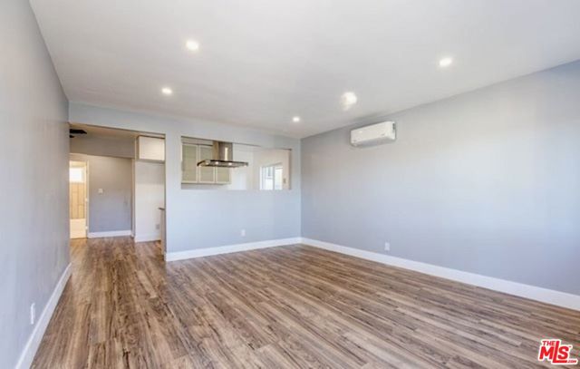 24242 Pine Street, Newhall CA: https://media.crmls.org/mediaz/e9dc1445-7494-46d6-8763-316d3ea8c5db.jpg