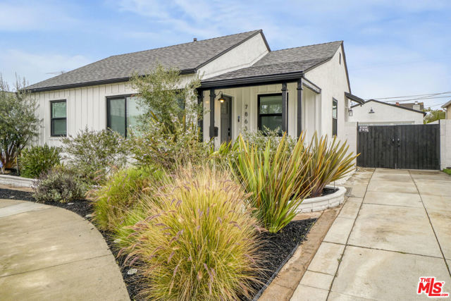 7868 Naylor Avenue, Los Angeles CA: https://media.crmls.org/mediaz/e9dcb05c-6034-4c97-ad34-483d55381729.jpg