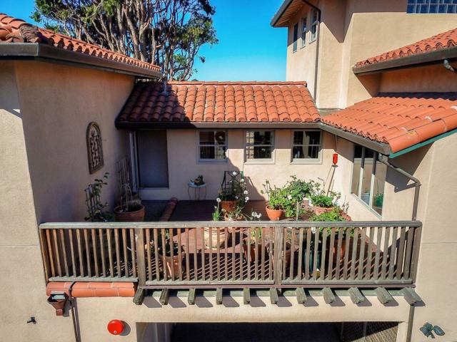 725 Correas Street, Half Moon Bay CA: https://media.crmls.org/mediaz/e9dce3b7-65aa-4c06-9994-dd59ef16b28d.jpg