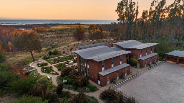 2050 Green Oaks Way, Pescadero CA: https://media.crmls.org/mediaz/e9dd54d0-be44-415d-8a63-42cb48c10310.jpg