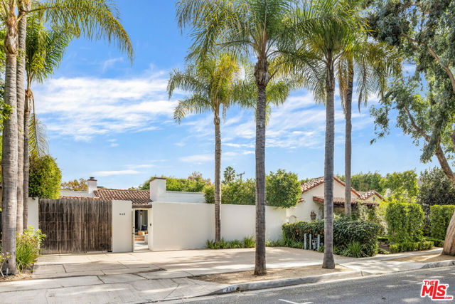 440 Westbourne Drive photo 2