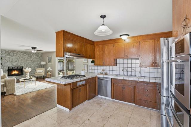796 Gary Street, Gilroy CA: https://media.crmls.org/mediaz/e9ddf0a6-bcff-4c82-9add-d6ea053f3928.jpg