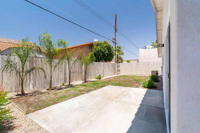 53045 Avenida Obregon, La Quinta CA: https://media.crmls.org/mediaz/e9ddf4f1-7e32-4730-8681-b2ebfc4dd96d.jpg