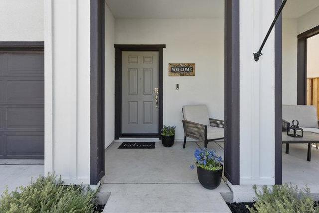 9182 Wickham Court, Gilroy CA: https://media.crmls.org/mediaz/e9de324c-c165-4a51-9571-d724a336a234.jpg