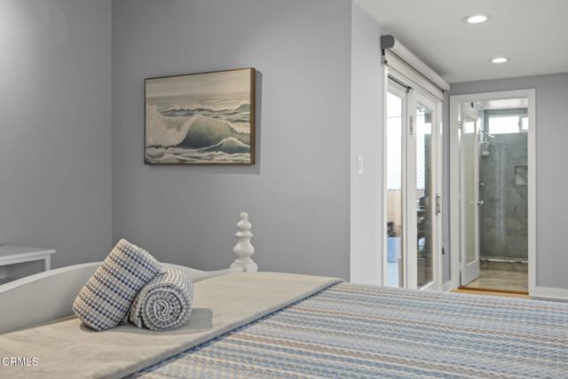 2924 Lakeshore Court, Oxnard CA: https://media.crmls.org/mediaz/e9de9c95-6e1a-4c79-807f-e159ef9b62a0.jpg