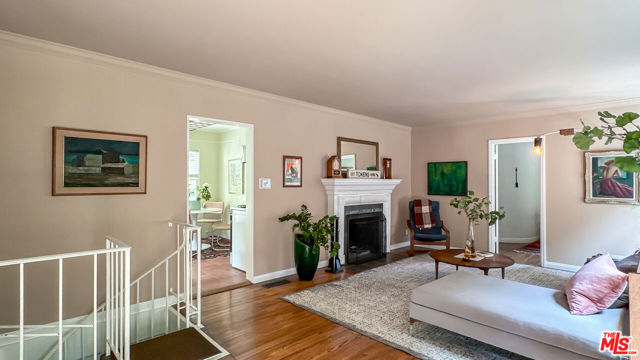 752 Country Club Drive, Burbank CA: https://media.crmls.org/mediaz/e9df3e33-92c5-4c43-966f-77e5d38d58df.jpg