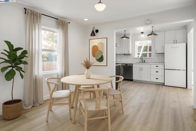 2019 E St, Hayward CA: https://media.crmls.org/mediaz/e9e049bd-8ea0-4b4a-baaf-0196db75b536.jpg