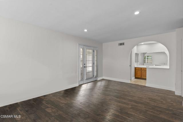 459 Mark Drive, Simi Valley CA: https://media.crmls.org/mediaz/e9e1ff99-1966-4f1d-94dd-ca046e63c453.jpg