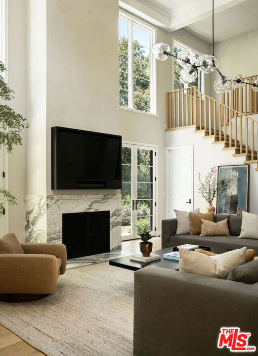 2627 Benedict Canyon Drive, Beverly Hills CA: https://media.crmls.org/mediaz/e9e2162f-8770-45e2-ab24-dff7a459d8ad.jpg