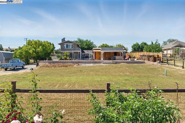 2680 Marina Ave., Livermore CA: https://media.crmls.org/mediaz/e9e29d12-97e8-42e8-a096-f87dcaea0f7b.jpg