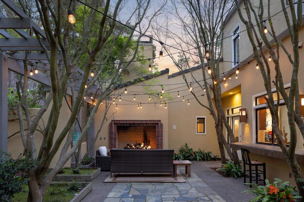 1579 Griffin Road