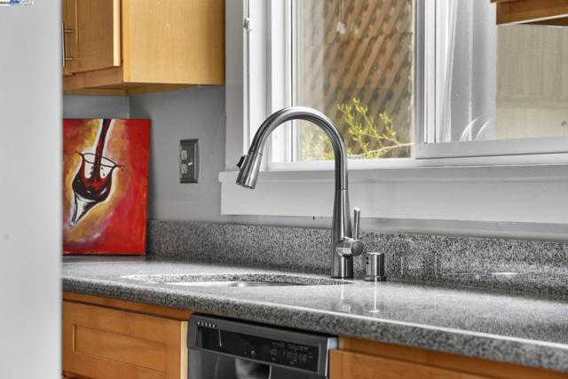 1925 Leavenworth St, San Francisco CA: https://media.crmls.org/mediaz/e9e2d4ae-2817-4960-a1f7-56e62adac105.jpg