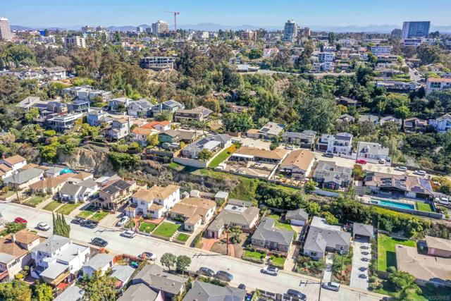 2967 Dove St, San Diego CA: https://media.crmls.org/mediaz/e9e33647-05fa-42e5-9450-9b0f41084648.jpg
