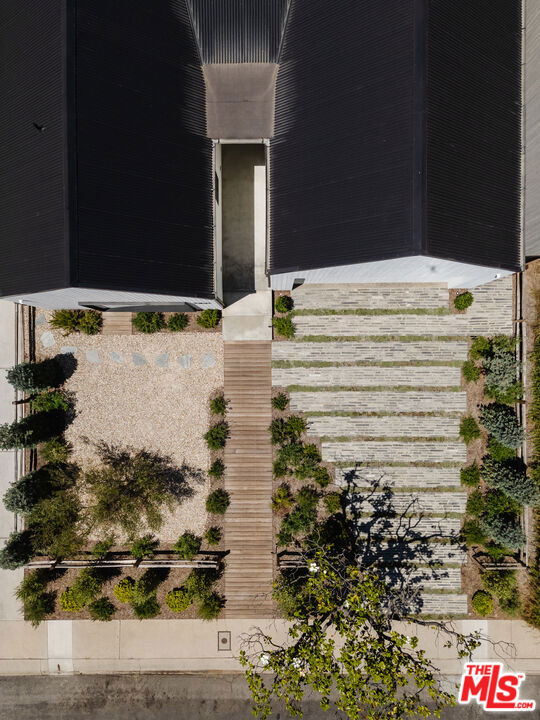7841 Stewart Avenue, Los Angeles CA: https://media.crmls.org/mediaz/e9e341a8-aa42-478f-97d8-be2836d5a3d4.jpg