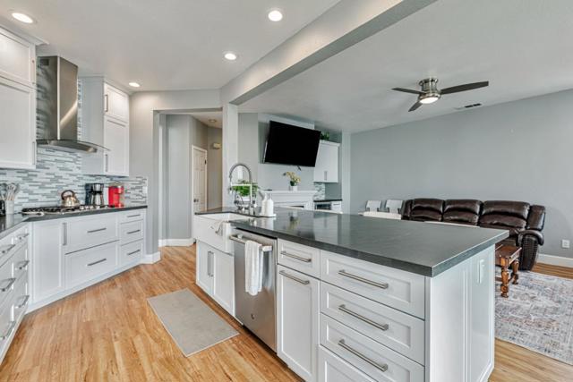2072 Windward, Discovery Bay CA: https://media.crmls.org/mediaz/e9e36da8-7ad2-45c1-b923-1398bb557bb6.jpg