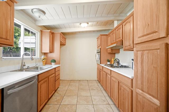 745 Wasatch Dr, Fremont CA: https://media.crmls.org/mediaz/e9e406d9-1ad9-40b6-b443-84348ac9f4db.jpg