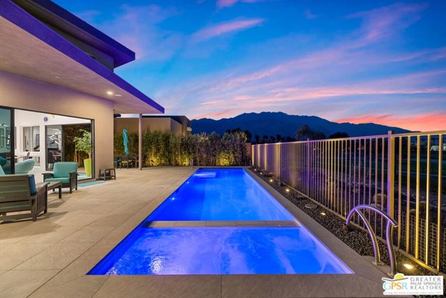 4321 Lumina Way, Palm Springs CA: https://media.crmls.org/mediaz/e9e4198a-831c-4a14-bc40-77c36ab78075.jpg