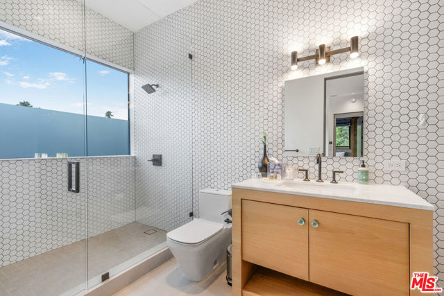 727 N Beverly Glen Boulevard, Los Angeles CA: https://media.crmls.org/mediaz/e9e41cec-4040-432c-b4c8-02957958c789.jpg