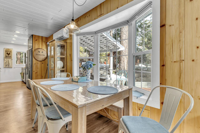 53125 Overlook Drive, Idyllwild CA: https://media.crmls.org/mediaz/e9e432dc-e98f-48f0-bf39-d110ce8494cb.jpg