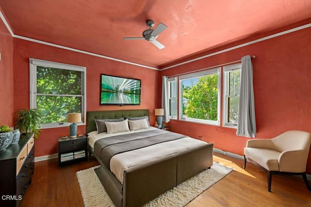 917 W W Victoria Street, Santa Barbara CA: https://media.crmls.org/mediaz/e9e43326-30bf-4320-b498-aacb628d40ee.jpg